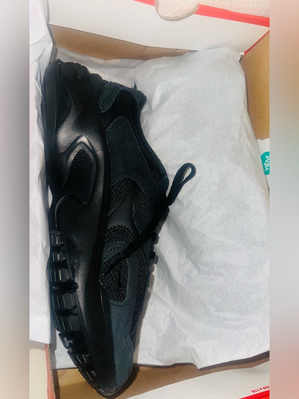 Nike Black Mesh 7.7 women 9 Sneakers BRAND NEW - Picture 7 of 10